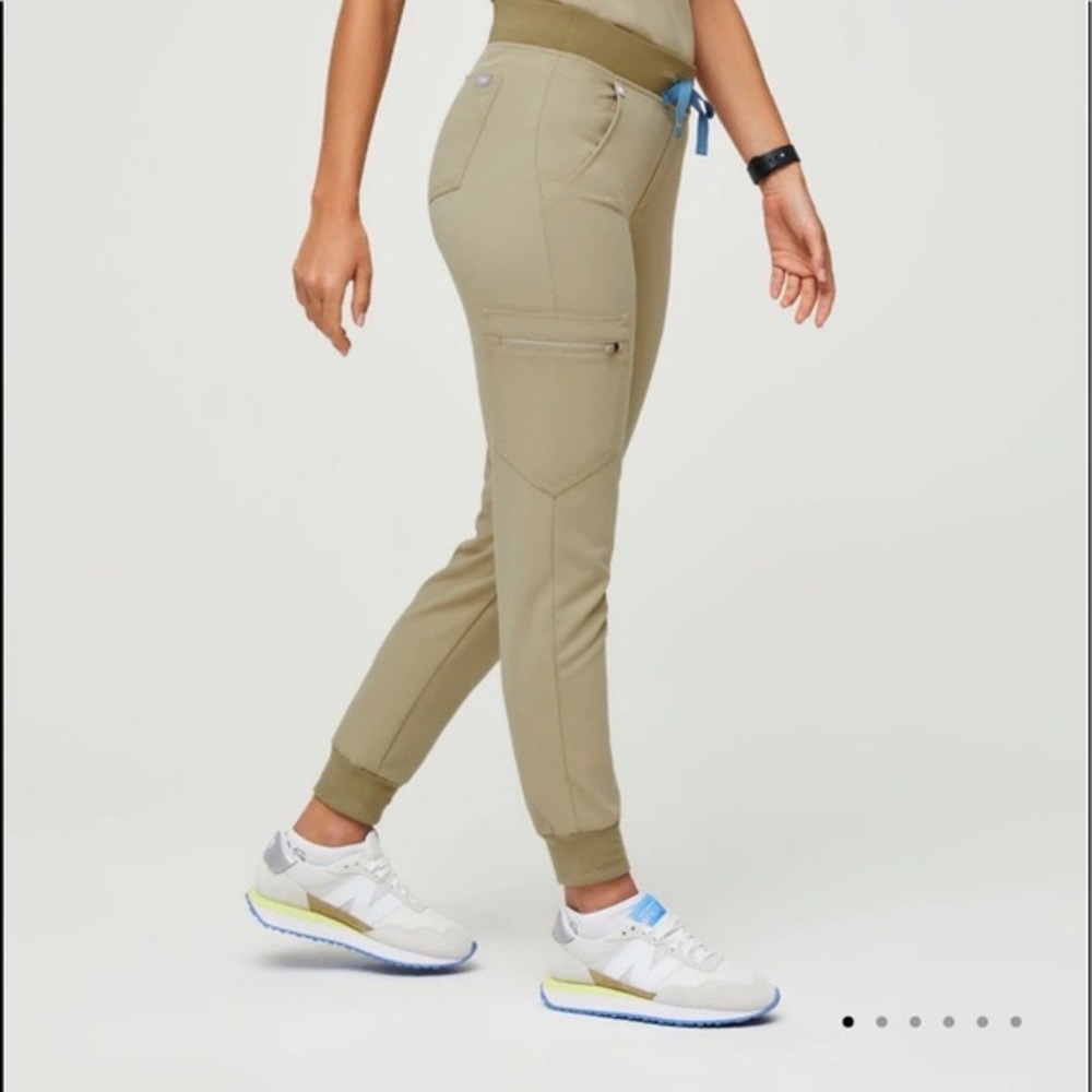 FIG scrubs color sandstone